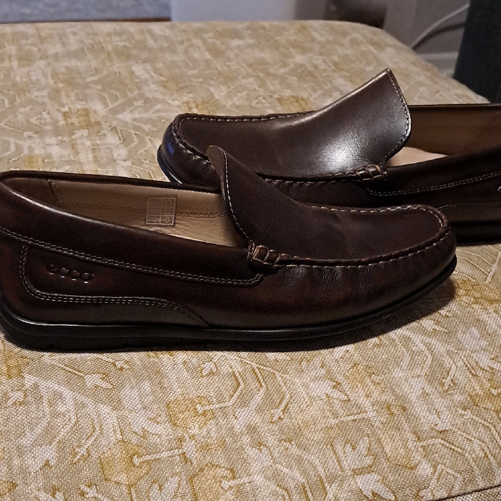 ECCO Men's Dark Brown Leather Slip-Ons Size 42.  (8.5) New Without Box.